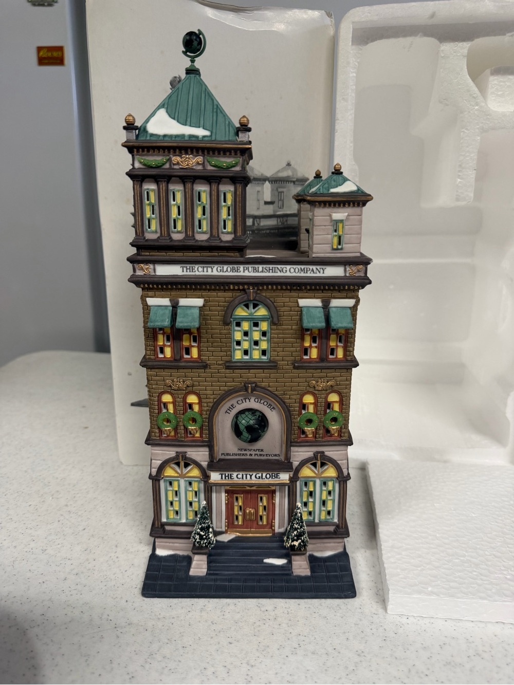 Department 56 Heritage Village The City Globe Handpainted Porcelain House